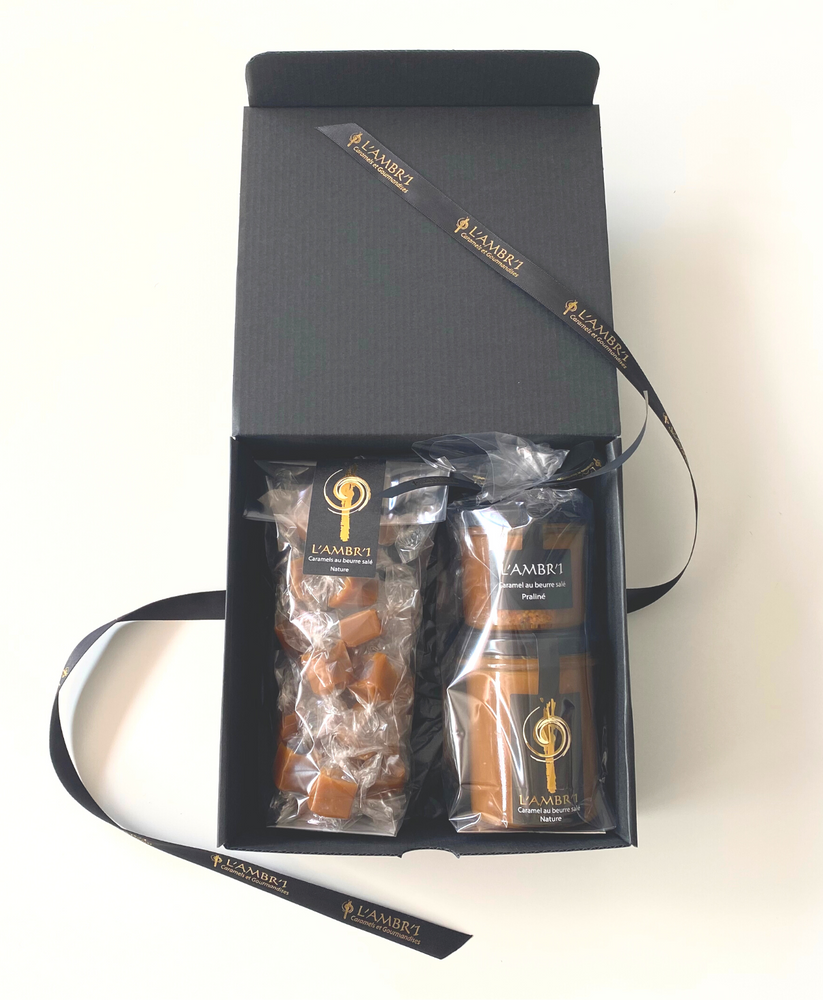 
                  
                    Découvrez notre coffret Bretagne. Il contient un sachet 130g de caramels au beurre salé nature et d'un totem de 2 pays de crèmes de caramels au beurre salé (nature et praliné).
                  
                